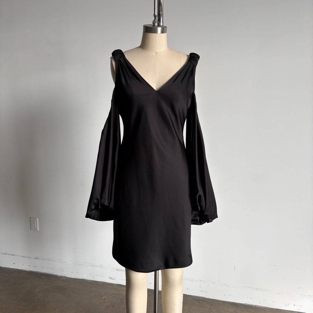 $445 NWT Halston “Lucita” Cold Shoulder Long Sleeve Dress in Black Sz 4